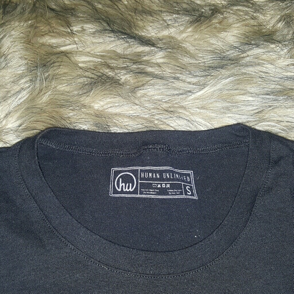 Small HU tshirt - Picture 3 of 3